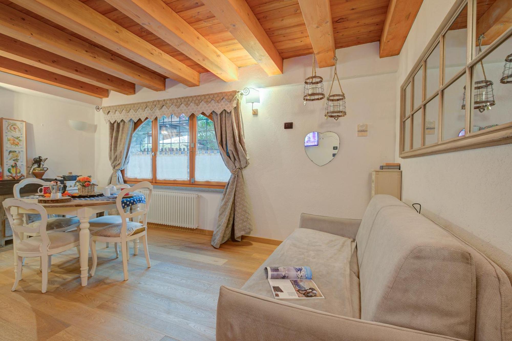 Cozy Nest In - Happy Apartment