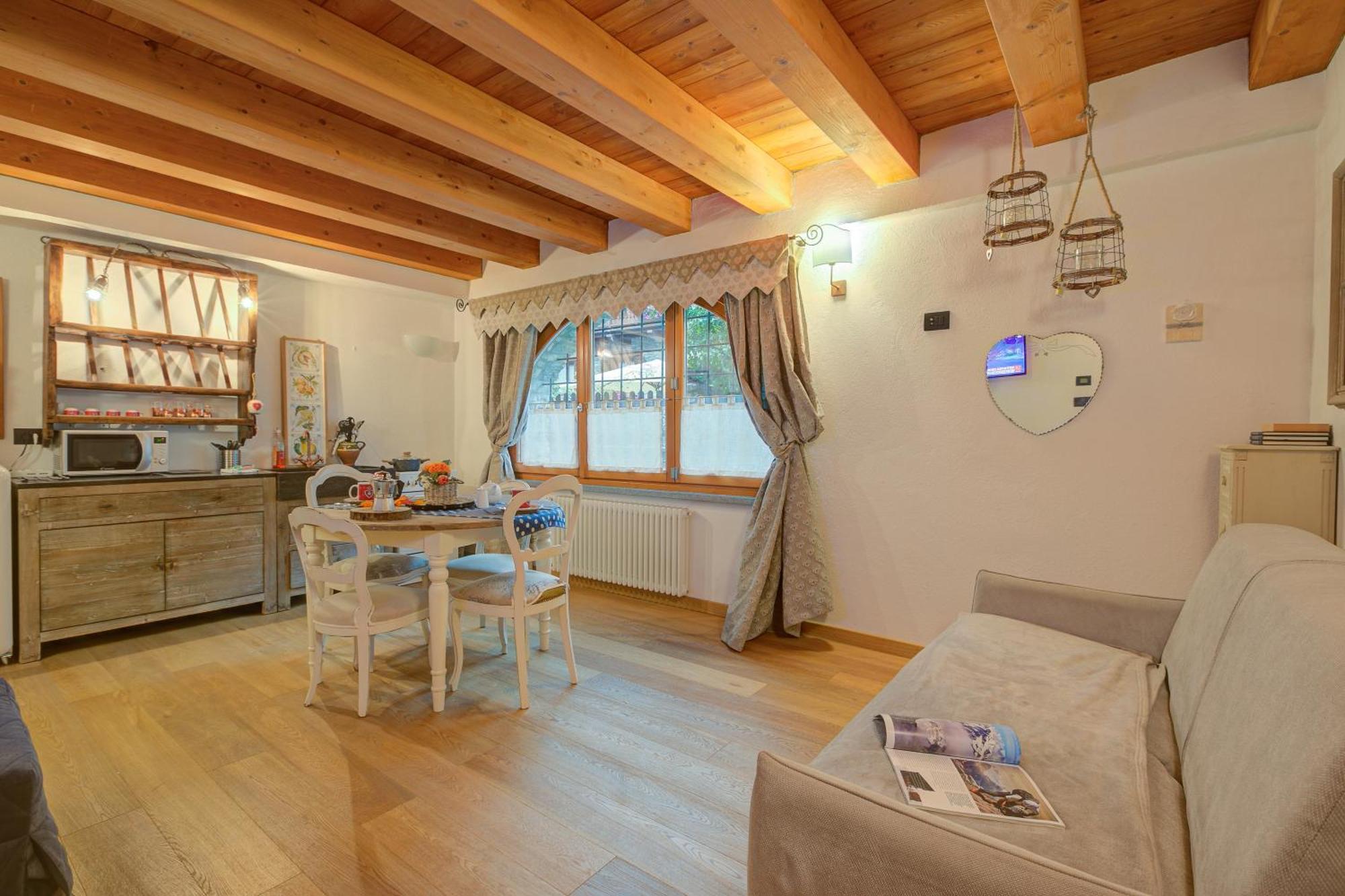 Cozy Nest In - Happy Apartment